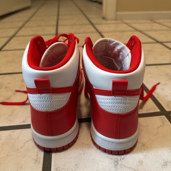 Nike Dunks - Picture 3 of 5